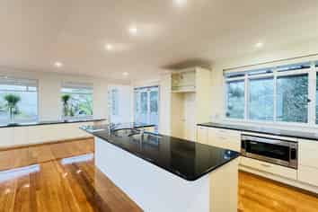 5 Saran Place, Hillsborough