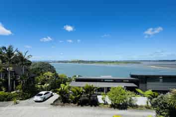 5 Saran Place, Hillsborough