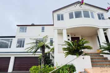 5 Saran Place, Hillsborough