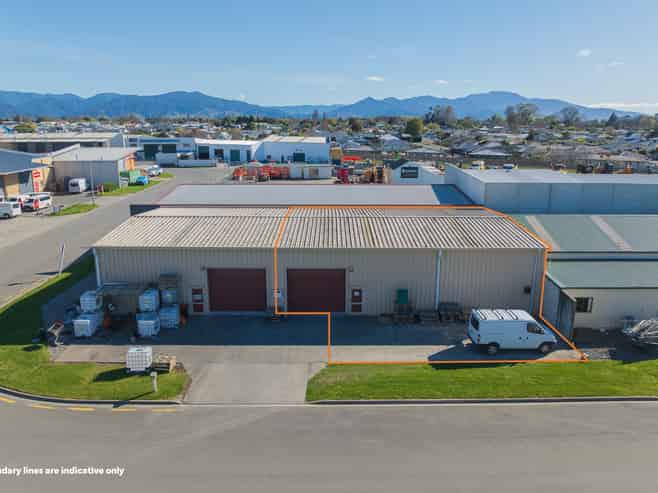 Versatile Unit with Mezzanine & Yard Space