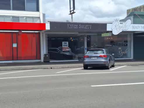 Top Retail Option on Devon Street East