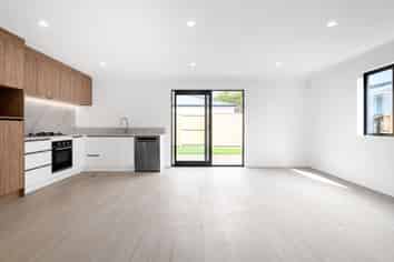 2/239 Tramway Road, Enderley