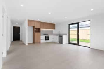 2/239 Tramway Road, Enderley