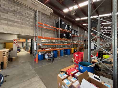 Centrally located warehouse with office amenities