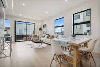 3/16 Binsted Road, New Lynn