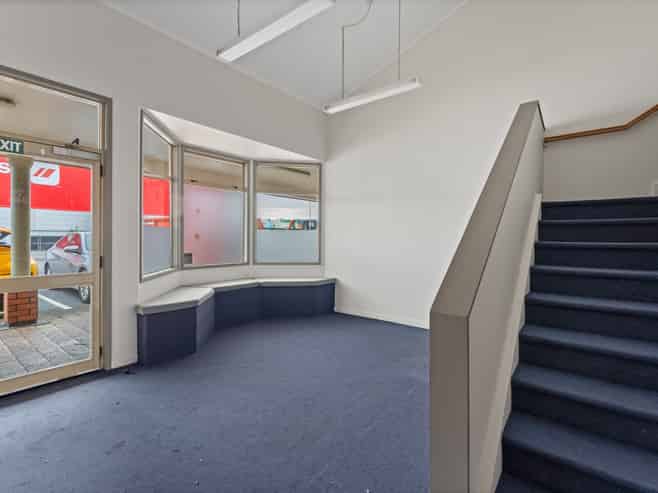 Prime waterfront office