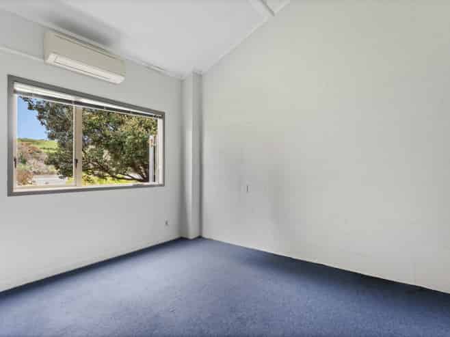 Prime waterfront office