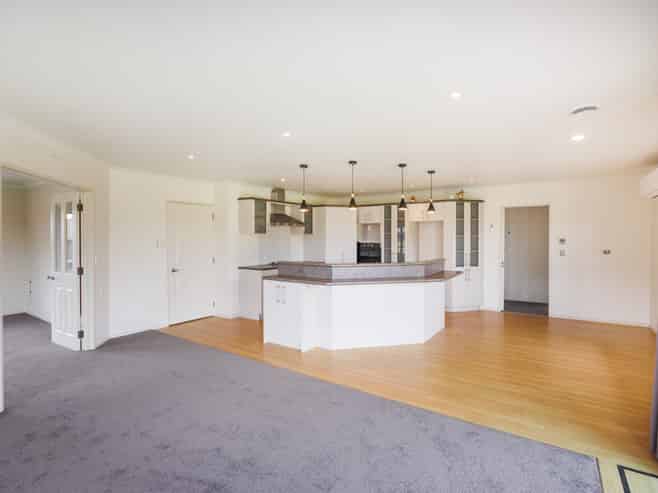186 Pacific Drive, Fitzherbert