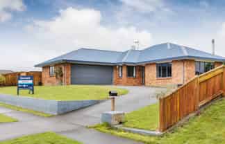 186 Pacific Drive, Fitzherbert