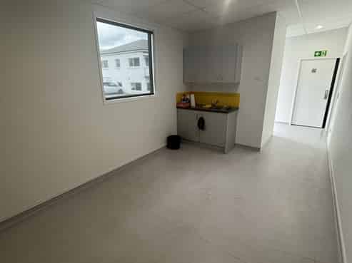 Tidy office space with parking