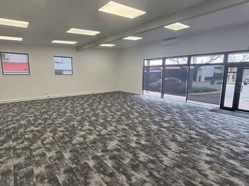 Tidy office space with parking