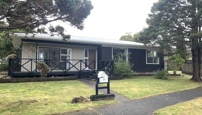 33 Larchmont Grove, Totara Park