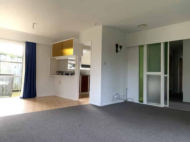 33 Larchmont Grove, Totara Park