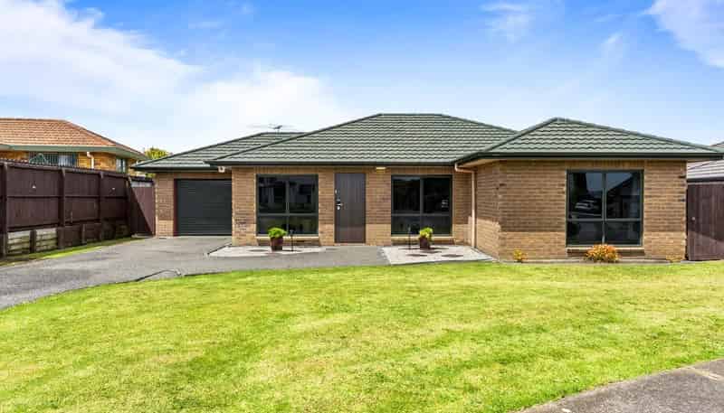 8 Samara Place, Clendon Park