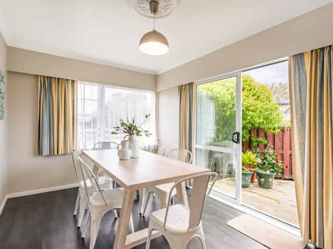 8 Montana Road, Totara Park