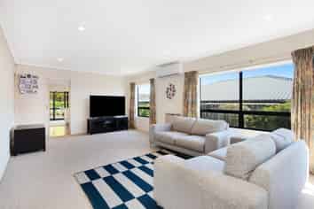 2/46 Burgess Road, Johnsonville