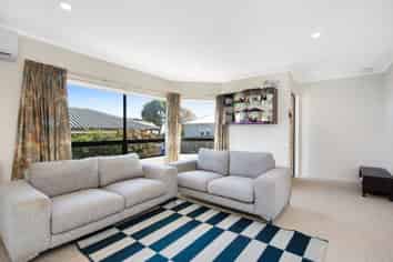 2/46 Burgess Road, Johnsonville