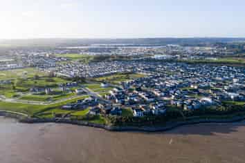 38 Picnic Point Road, Hobsonville