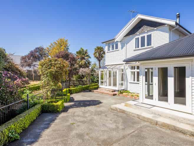 43 Tomes Road, Saint Albans