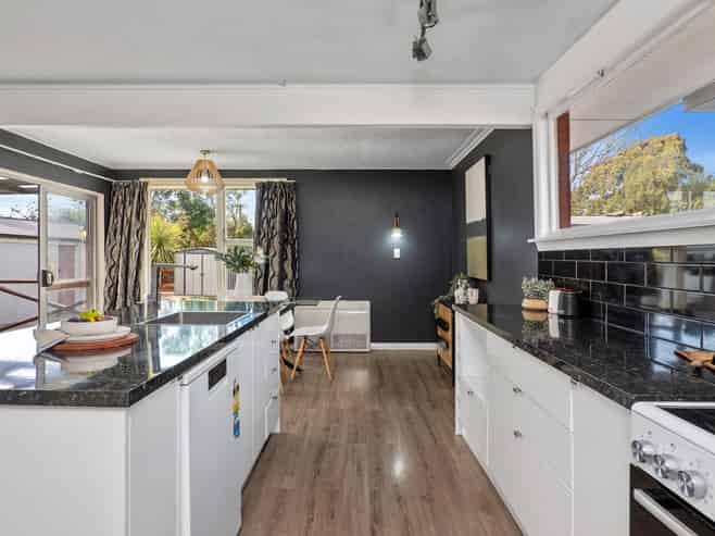 50 Gould Crescent, Woolston