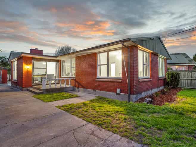 50 Gould Crescent, Woolston