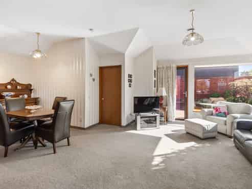 2/18 Selwyn Street, Maori Hill