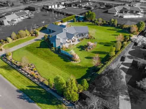 35 Cullen Avenue, Swannanoa