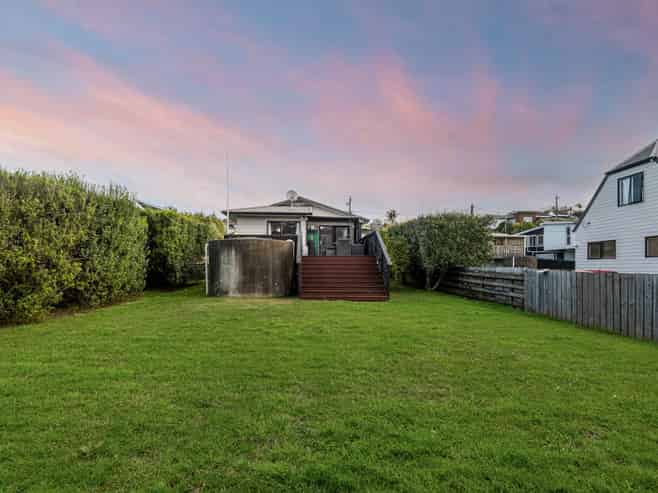 32 Holiday Road, Stanmore Bay