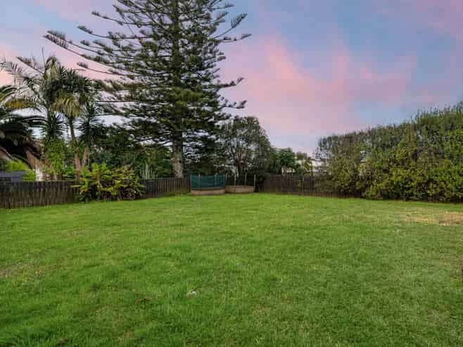 32 Holiday Road, Stanmore Bay