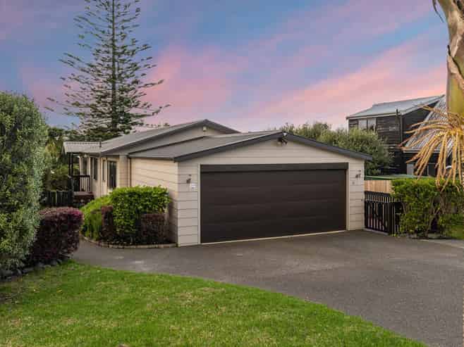 32 Holiday Road, Stanmore Bay