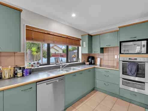 6 Fencourt Place, Rototuna North