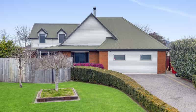 6 Fencourt Place, Rototuna North