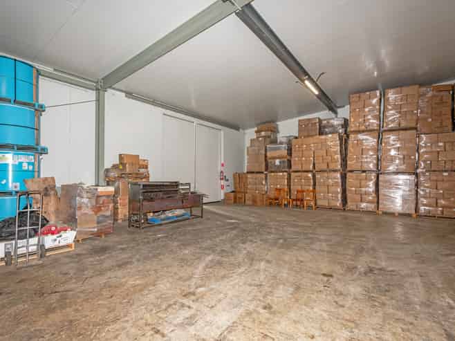 Large scale storage/warehousing (in receivership)