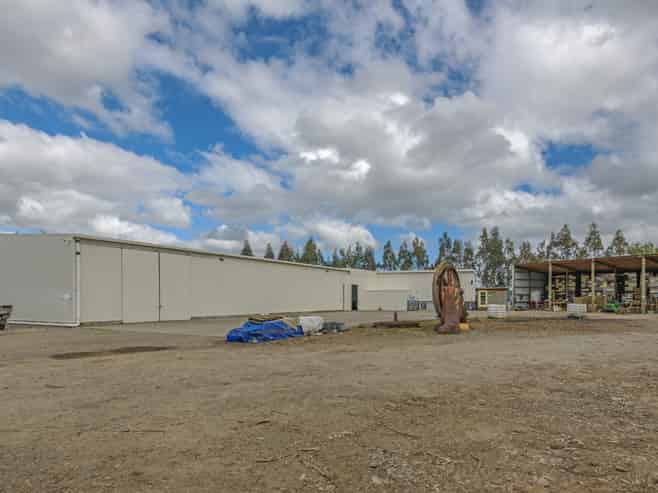 Large scale storage/warehousing (in receivership)