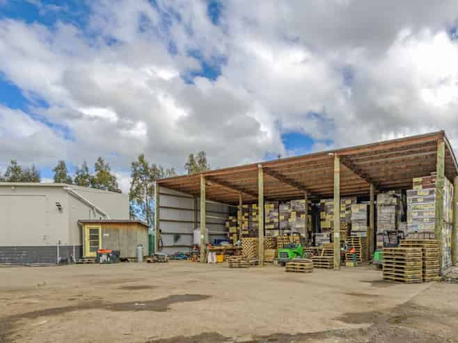 Large scale storage/warehousing (in receivership)