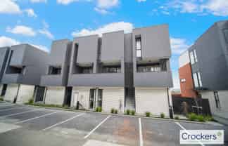 4/2 Treasure Lane, Te Atatu South