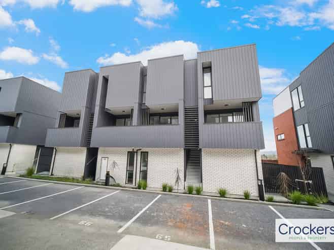 4/2 Treasure Lane, Te Atatu South