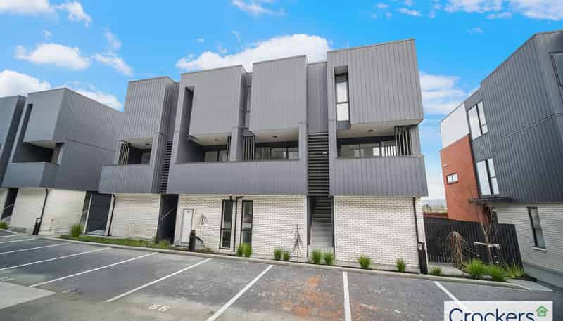 4/2 Treasure Lane, Te Atatu South