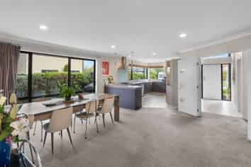 21 Woodhaven Place, Parklands