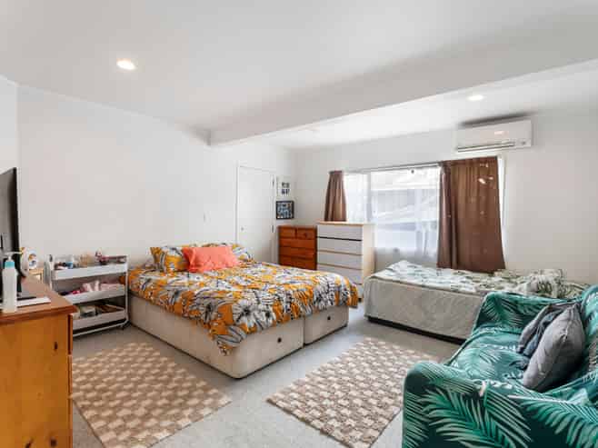 4 Ocean View Road, Weymouth