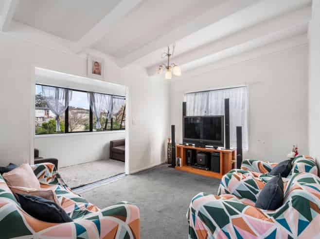 4 Ocean View Road, Weymouth