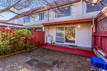 19 Hollydale Grove, Churton Park