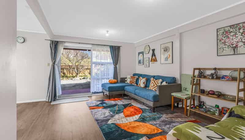 19 Hollydale Grove, Churton Park