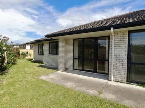 10 Parkside Drive, Huntington