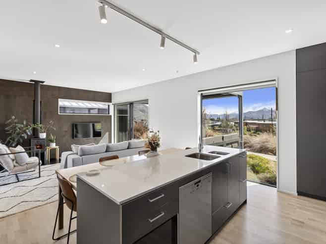 15 Kereru Crescent, Wanaka