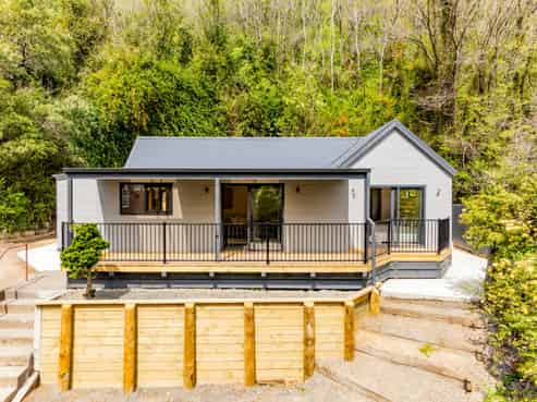 25 Main Street, Bluff Hill