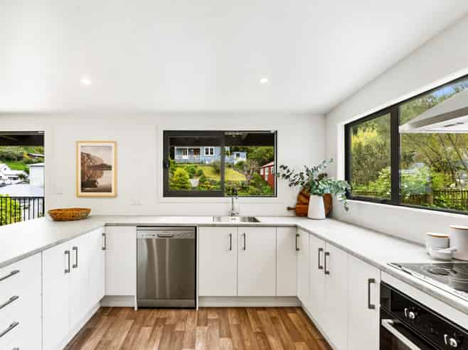 25 Main Street, Bluff Hill