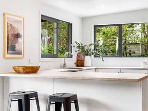 25 Main Street, Bluff Hill