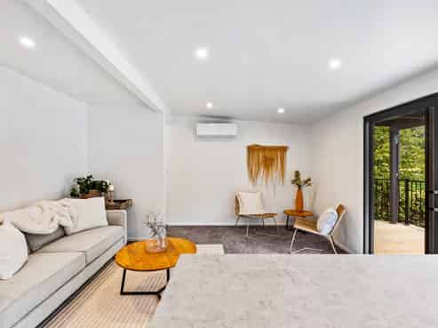 25 Main Street, Bluff Hill