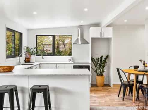 25 Main Street, Bluff Hill